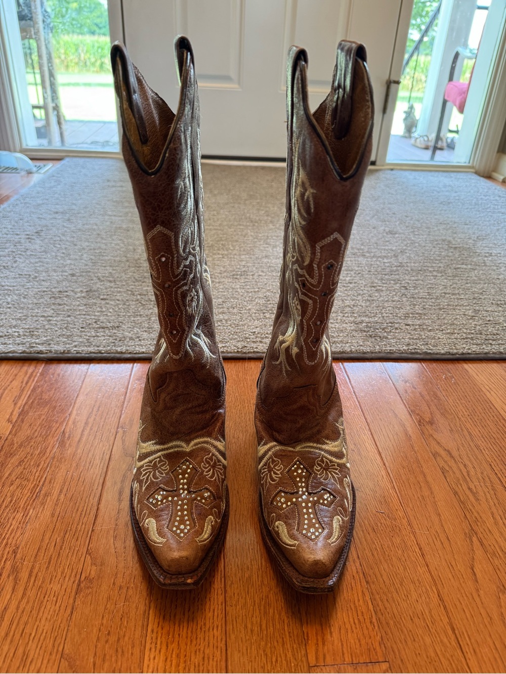 Brown Embroidered Women's Western Heeled Boots